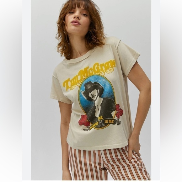 Daydreamer TIM MCGRAW COWBOY REVERSE GF TEE - Picture 1 of 16